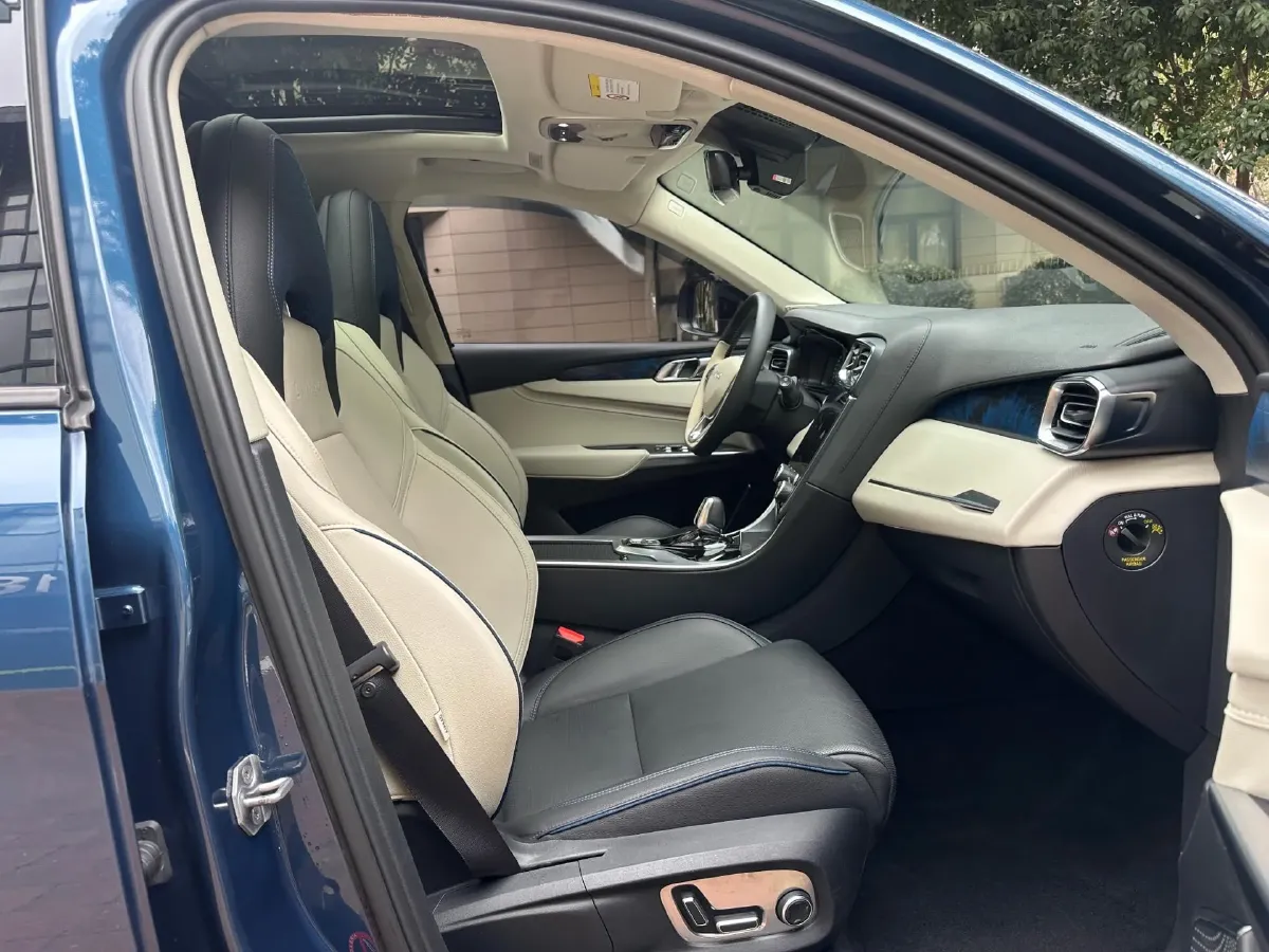 2019 LYNK&CO 01 2.0T 190HP L4 6AT,autocango,china used car exporter,china ev exporter,chinese used car exporter,chinese used ev exporter