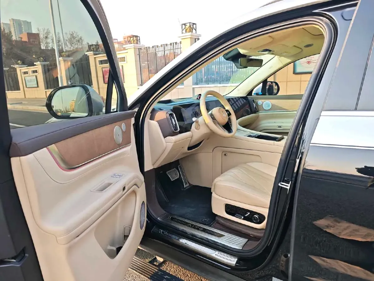 2024 AITO AITO M9 1.5T 152HP L4 REEV 42KWH,autocango,china used car exporter,china ev exporter,chinese used car exporter,chinese used ev exporter