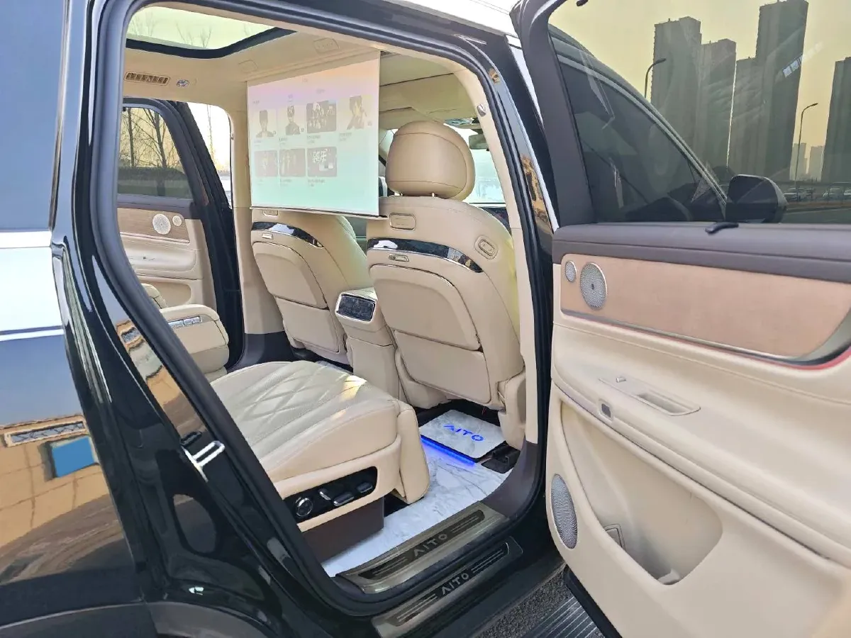 2024 AITO AITO M9 1.5T 152HP L4 REEV 42KWH,autocango,china used car exporter,china ev exporter,chinese used car exporter,chinese used ev exporter