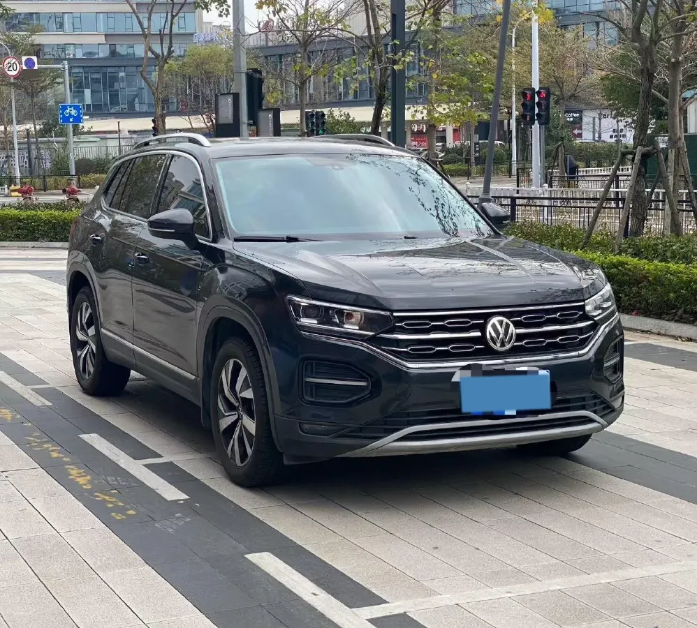 2019 Jeep Cherokee 2.0T 234HP L4 9AT,autocango,china used car exporter,china ev exporter,chinese used car exporter,chinese used ev exporter
