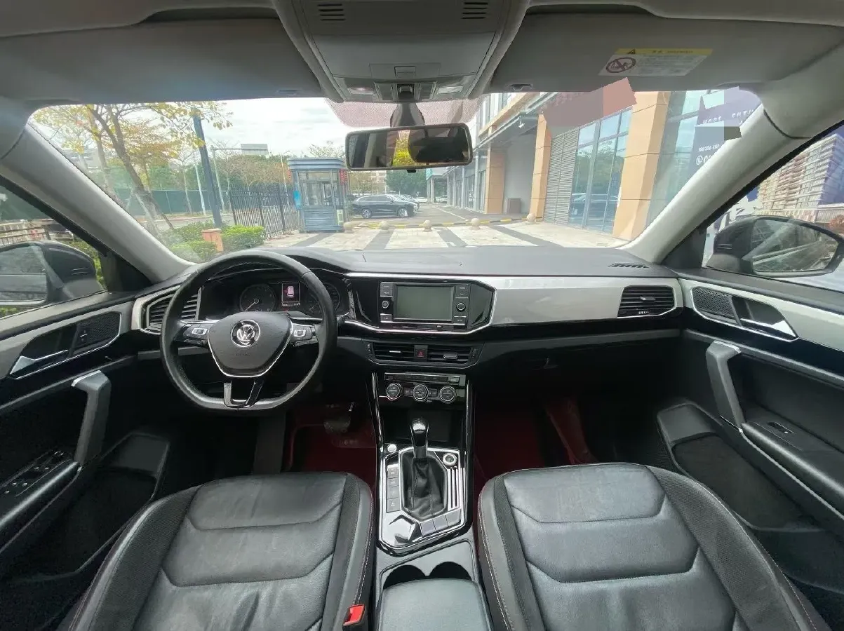 2019 Jeep Cherokee 2.0T 234HP L4 9AT,autocango,china used car exporter,china ev exporter,chinese used car exporter,chinese used ev exporter