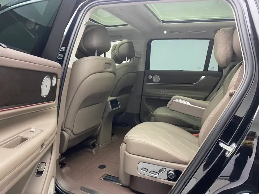 2025 AITO AITO M9 REEV 160HP REEV 52KWH,autocango,china used car exporter,china ev exporter,chinese used car exporter,chinese used ev exporter