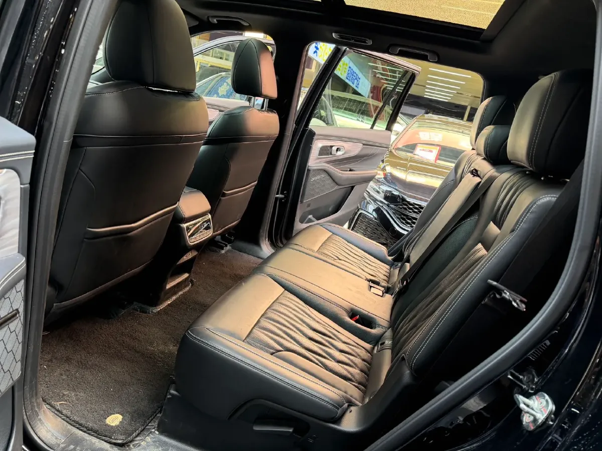 2024 GAC Trumpchi GS8 2.0T 252HP L4 8AT,autocango,china used car exporter,china ev exporter,chinese used car exporter,chinese used ev exporter