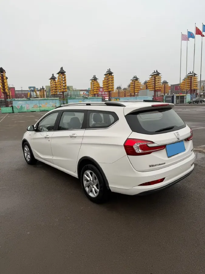 2017 BaoJun 310W 1.5L 112HP L4 6MT,autocango,china used car exporter,china ev exporter,chinese used car exporter,chinese used ev exporter