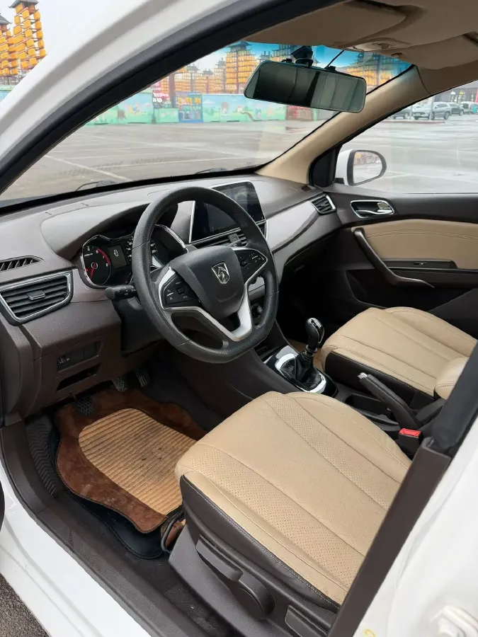 2017 BaoJun 310W 1.5L 112HP L4 6MT,autocango,china used car exporter,china ev exporter,chinese used car exporter,chinese used ev exporter