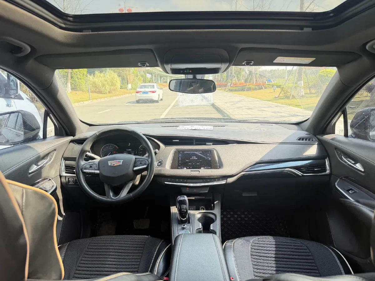 2021 Cadillac XT4 2.0T 237HP L4 9AT,autocango,china used car exporter,china ev exporter,chinese used car exporter,chinese used ev exporter