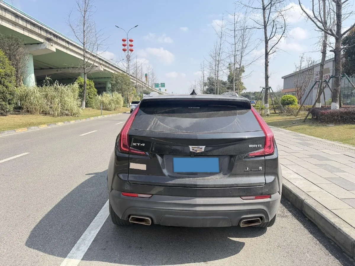 2021 Cadillac XT4 2.0T 237HP L4 9AT,autocango,china used car exporter,china ev exporter,chinese used car exporter,chinese used ev exporter
