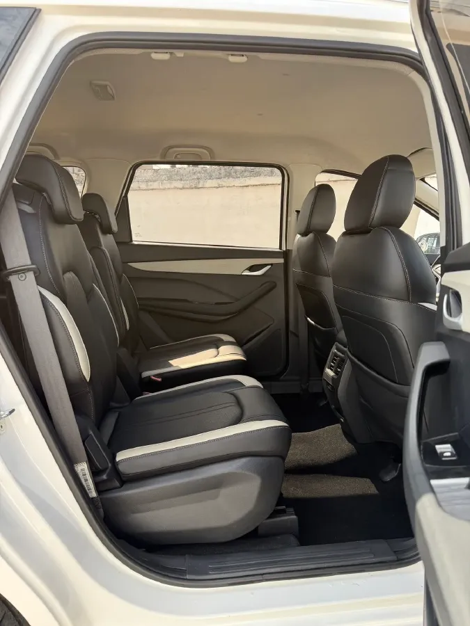 2021 BaoJun 360 1.5L 99HP L4 6MT,autocango,china used car exporter,china ev exporter,chinese used car exporter,chinese used ev exporter