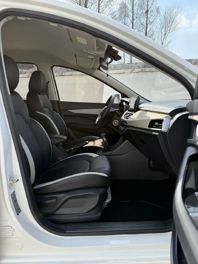 2021 BaoJun 360 1.5L 99HP L4 6MT,autocango,china used car exporter,china ev exporter,chinese used car exporter,chinese used ev exporter