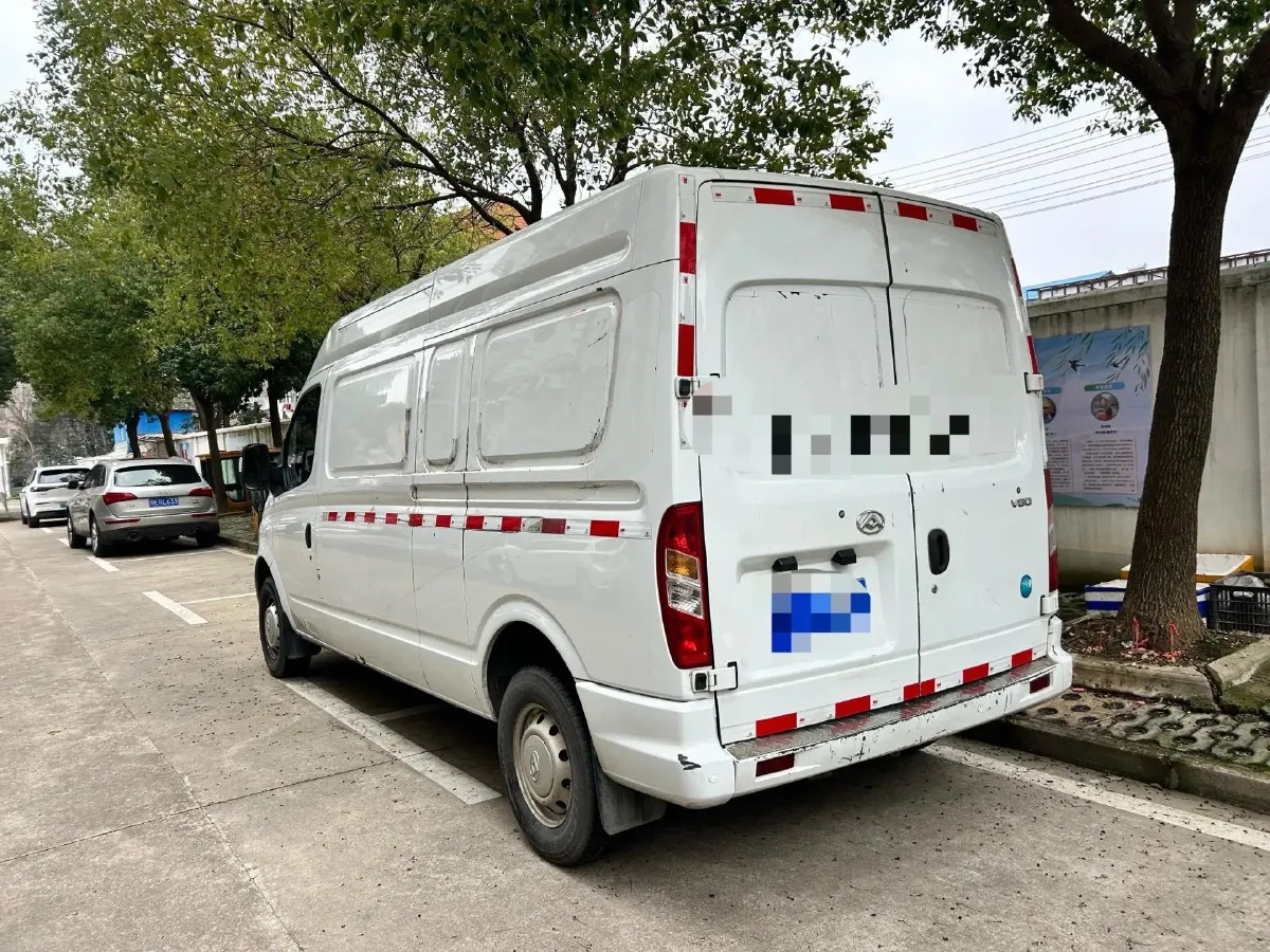 2021 MAXUS XinTu V80 2.0T 139HP L4 6MT,autocango,china used car exporter,china ev exporter,chinese used car exporter,chinese used ev exporter