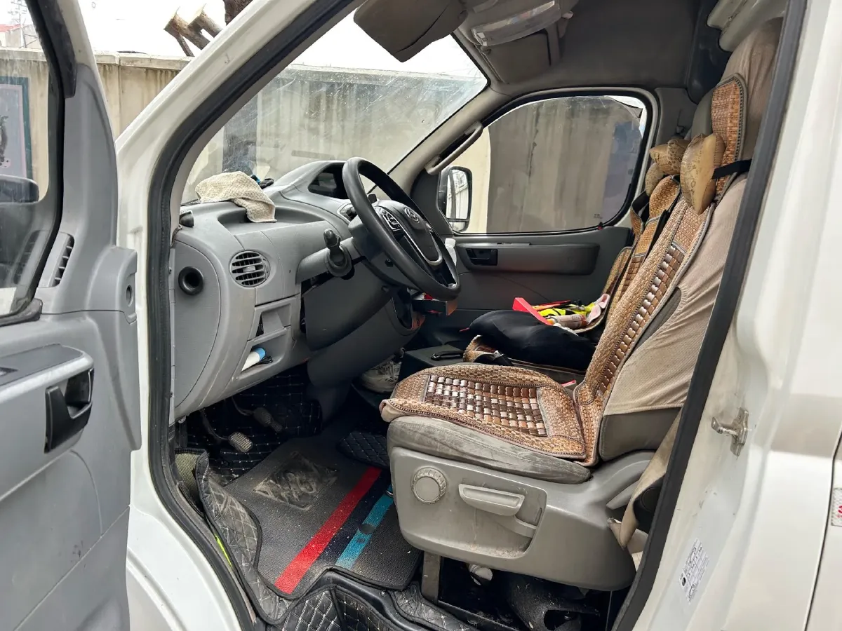 2021 MAXUS XinTu V80 2.0T 139HP L4 6MT,autocango,china used car exporter,china ev exporter,chinese used car exporter,chinese used ev exporter