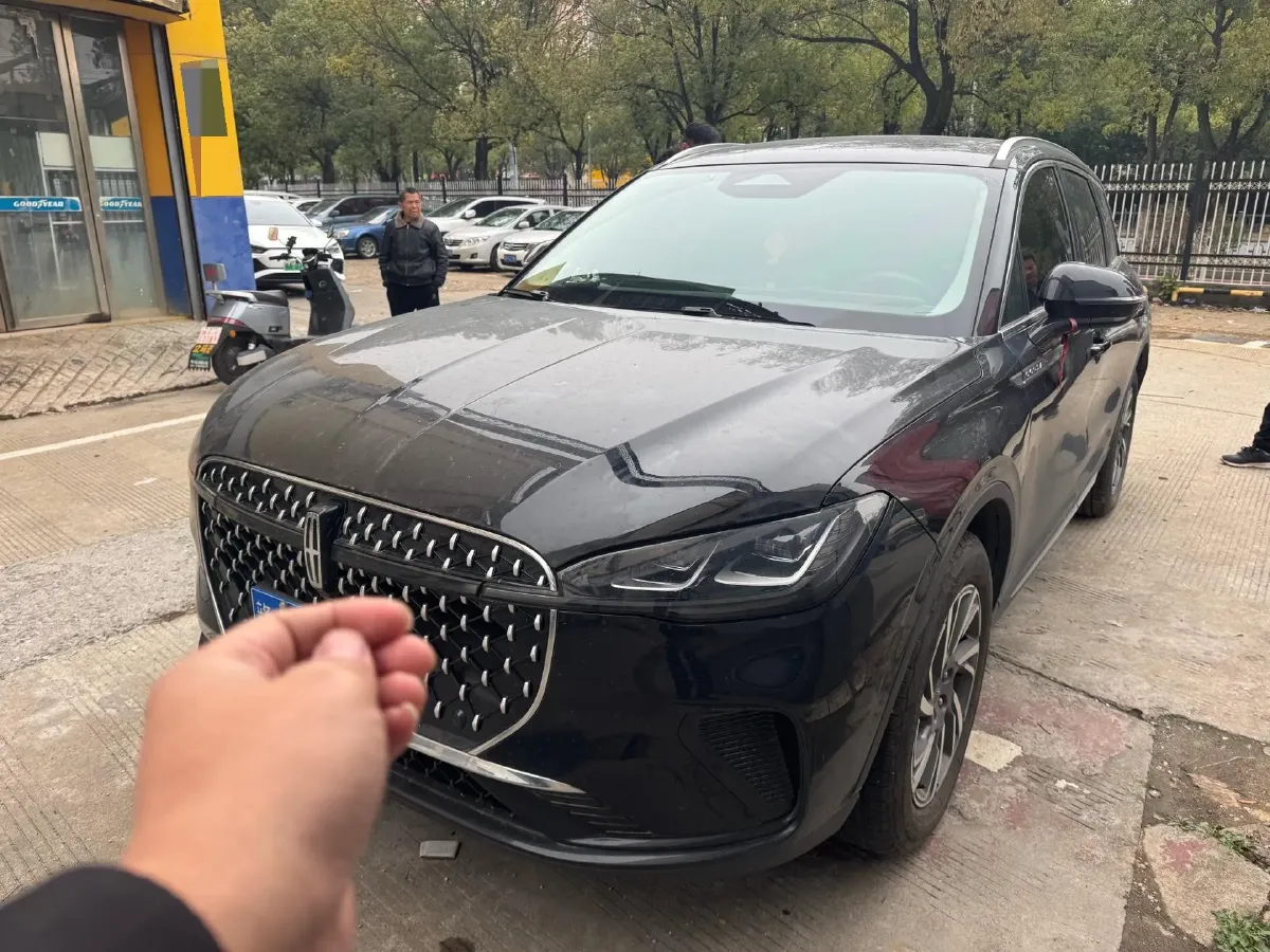 2023 Lincoln Corsair 2.0T 261HP L4 8AT,autocango,china used car exporter,china ev exporter,chinese used car exporter,chinese used ev exporter