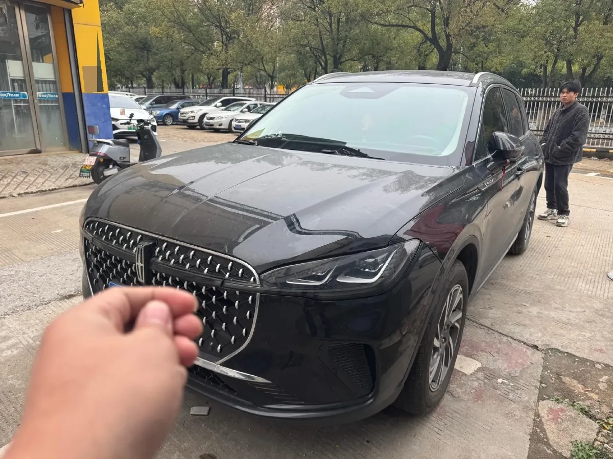 2023 Lincoln Corsair 2.0T 261HP L4 8AT,autocango,china used car exporter,china ev exporter,chinese used car exporter,chinese used ev exporter
