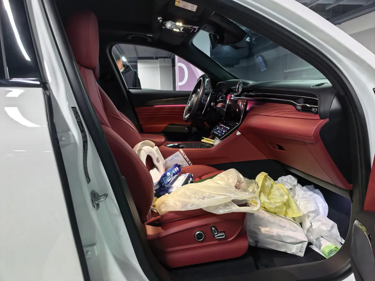 2023 Maserati Grecale 2.0T 300HP L4 8AT,autocango,china used car exporter,china ev exporter,chinese used car exporter,chinese used ev exporter