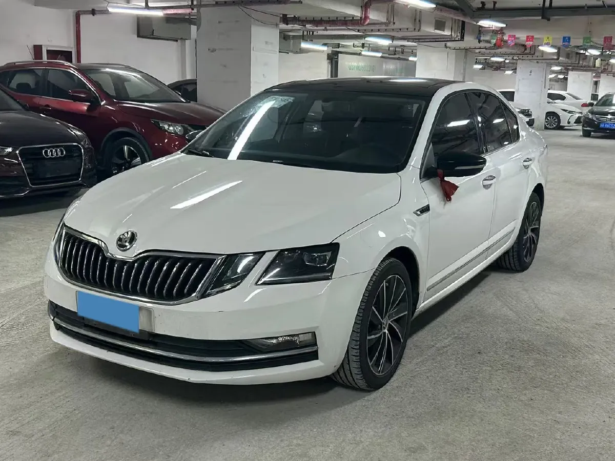 2019 Skoda Octavia 1.4T 150HP L4 7DCT,autocango,china used car exporter,china ev exporter,chinese used car exporter,chinese used ev exporter