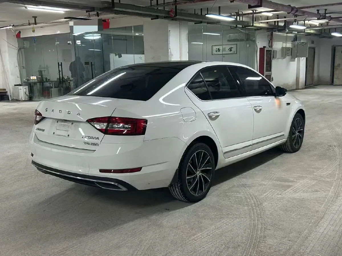 2019 Skoda Octavia 1.4T 150HP L4 7DCT,autocango,china used car exporter,china ev exporter,chinese used car exporter,chinese used ev exporter