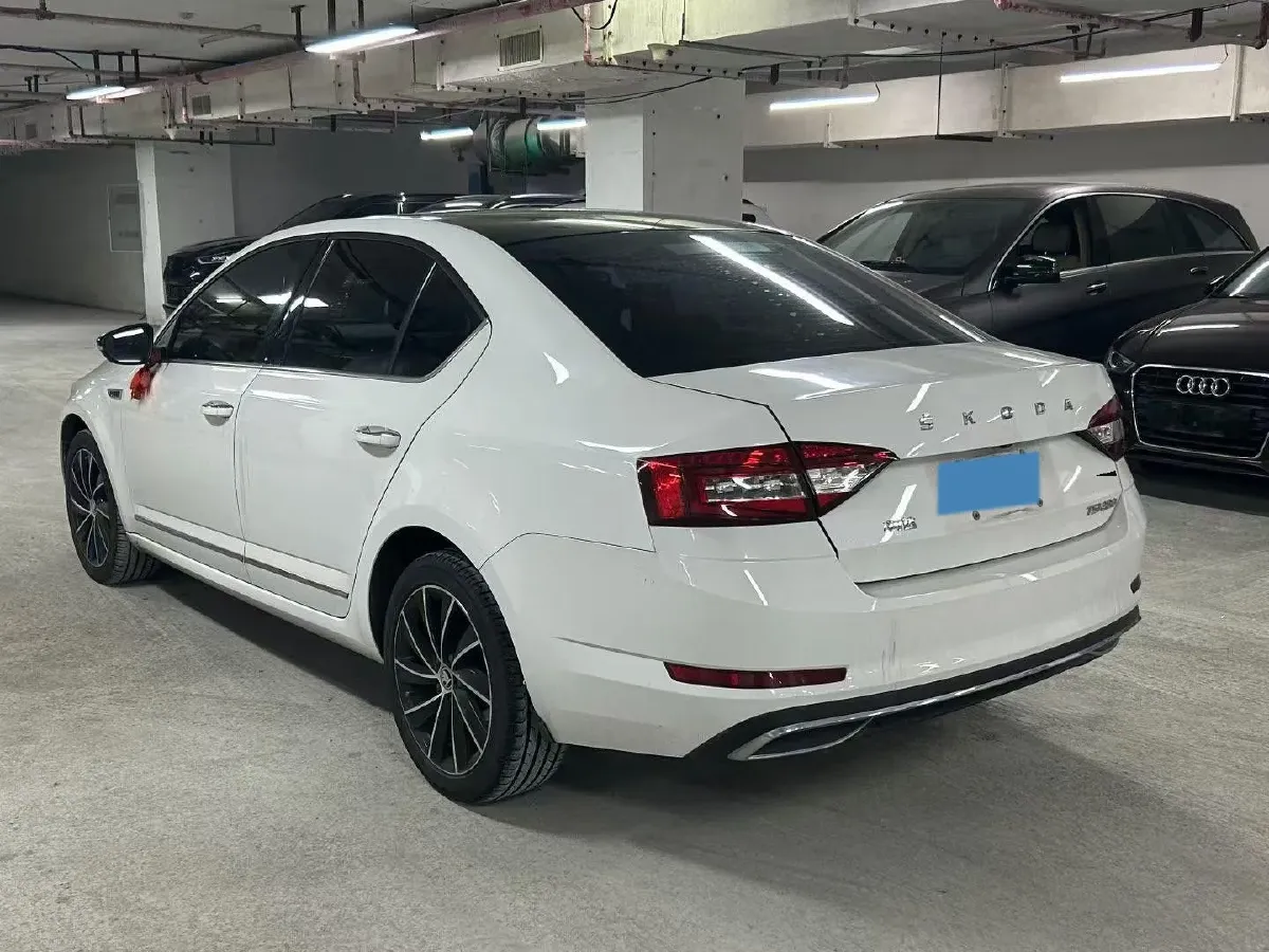 2019 Skoda Octavia 1.4T 150HP L4 7DCT,autocango,china used car exporter,china ev exporter,chinese used car exporter,chinese used ev exporter