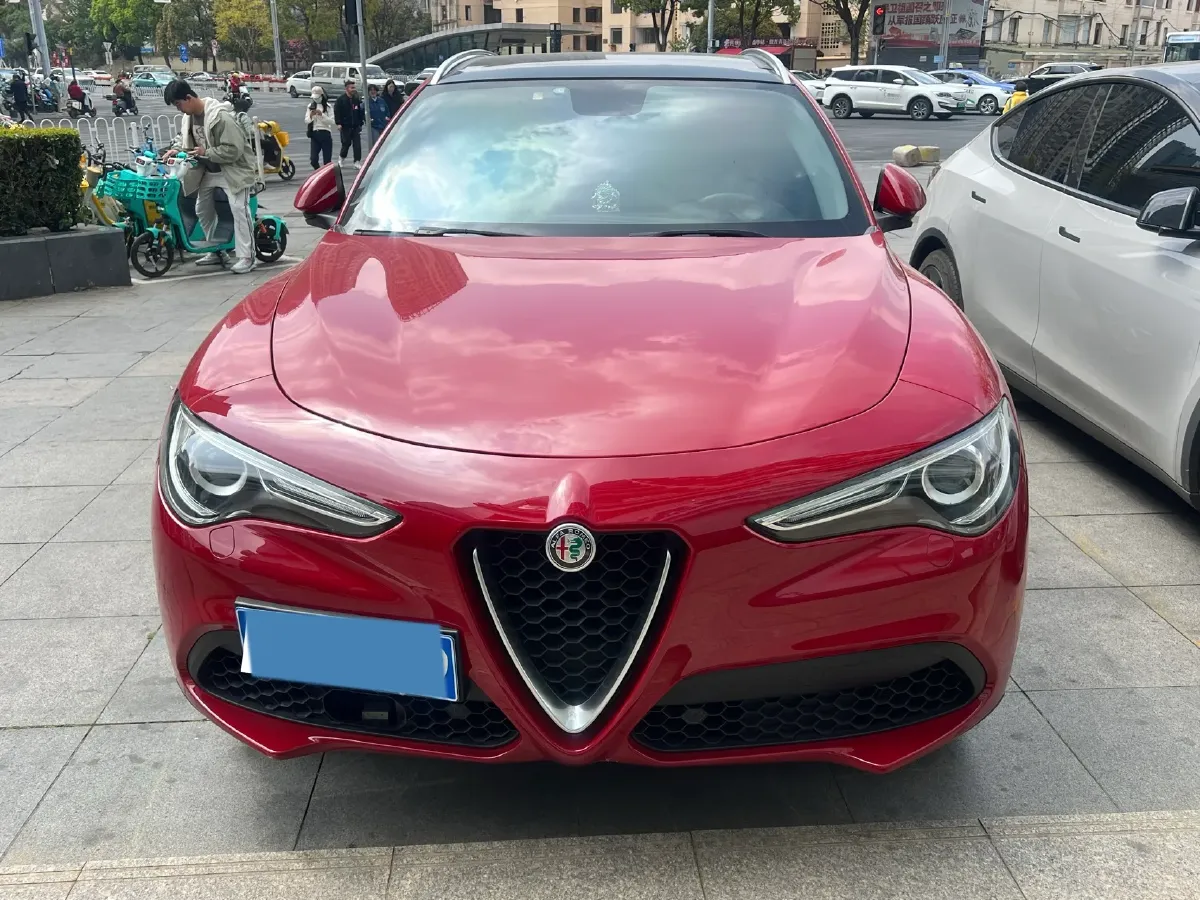 2017 Jaguar XE 2.0T 240HP L4 8AT,autocango,china used car exporter,china ev exporter,chinese used car exporter,chinese used ev exporter