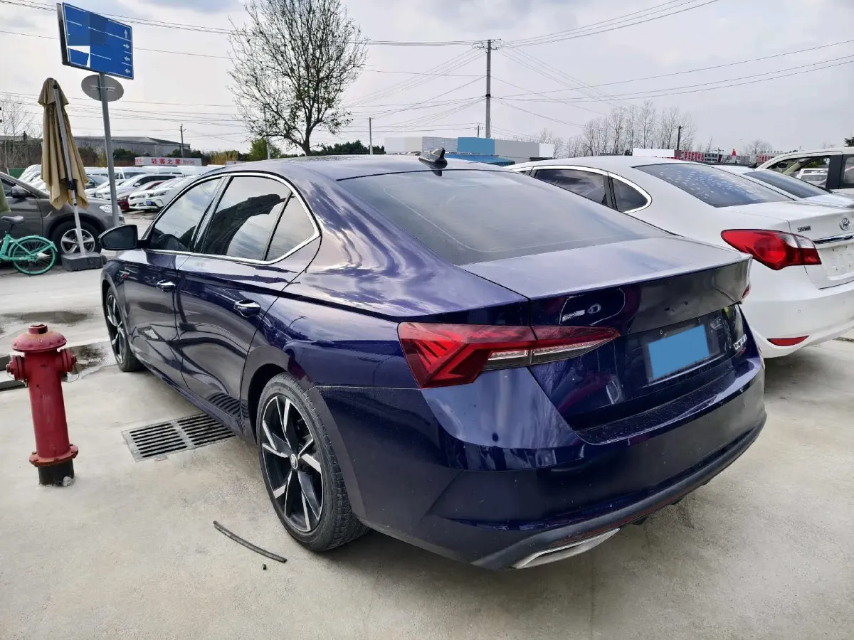 2022 Skoda Octavia 1.4T 150HP L4 7DCT,autocango,china used car exporter,china ev exporter,chinese used car exporter,chinese used ev exporter