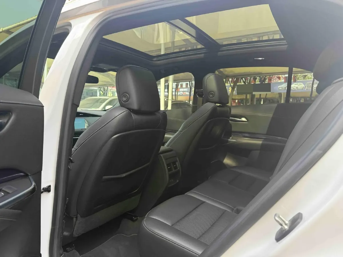 2022 Cadillac XT4 2.0T 237HP L4 9AT,autocango,china used car exporter,china ev exporter,chinese used car exporter,chinese used ev exporter