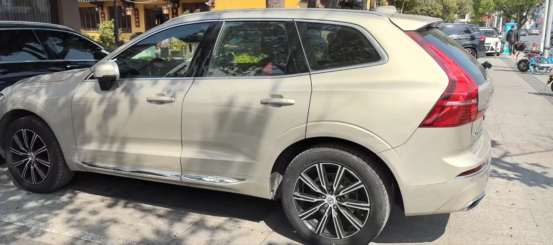 2020 Volvo XC60 2.0T 254HP L4 8AT,autocango,china used car exporter,china ev exporter,chinese used car exporter,chinese used ev exporter