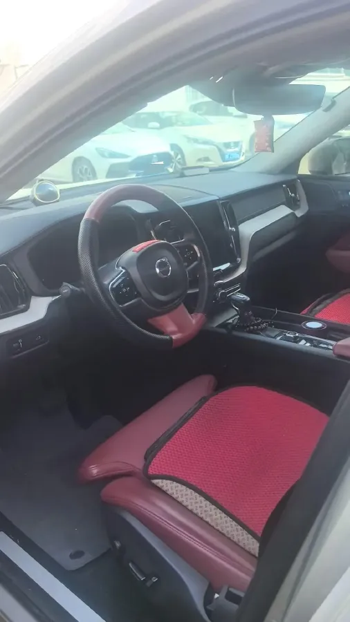 2020 Volvo XC60 2.0T 254HP L4 8AT,autocango,china used car exporter,china ev exporter,chinese used car exporter,chinese used ev exporter