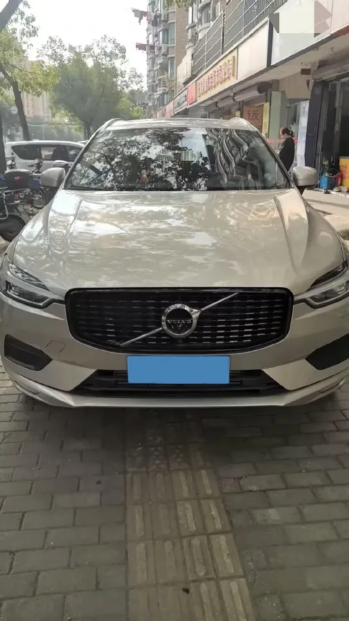 2020 Volvo XC60 2.0T 254HP L4 8AT,autocango,china used car exporter,china ev exporter,chinese used car exporter,chinese used ev exporter