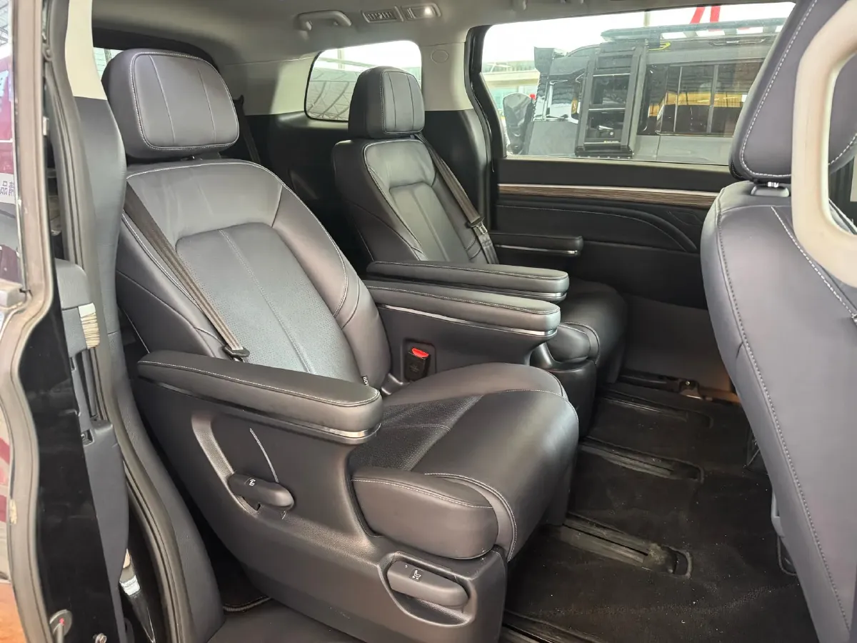 2023 GAC Trumpchi M8 2.0T 252HP L4 8AT,autocango,china used car exporter,china ev exporter,chinese used car exporter,chinese used ev exporter