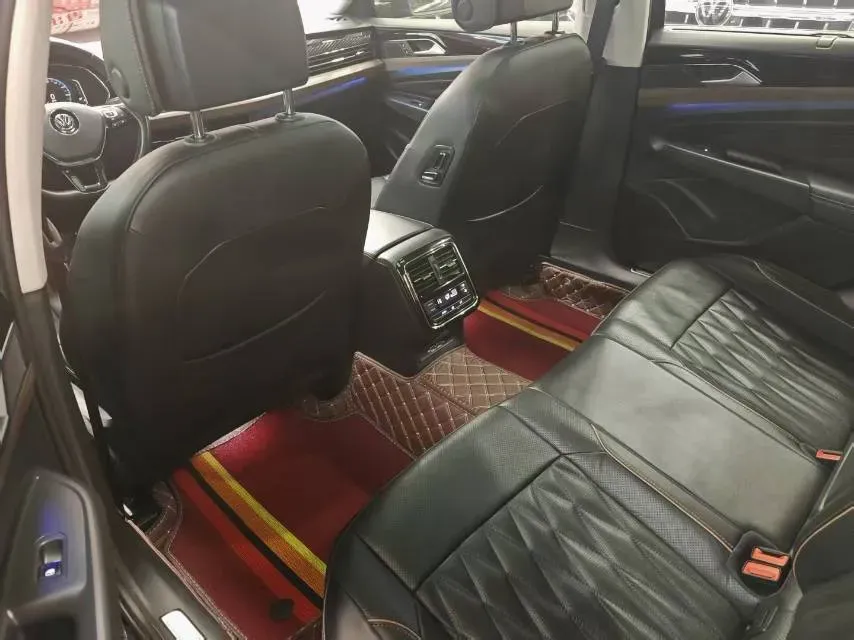 2019 Volvo V40 1.5T 152HP L4 6AT,autocango,china used car exporter,china ev exporter,chinese used car exporter,chinese used ev exporter