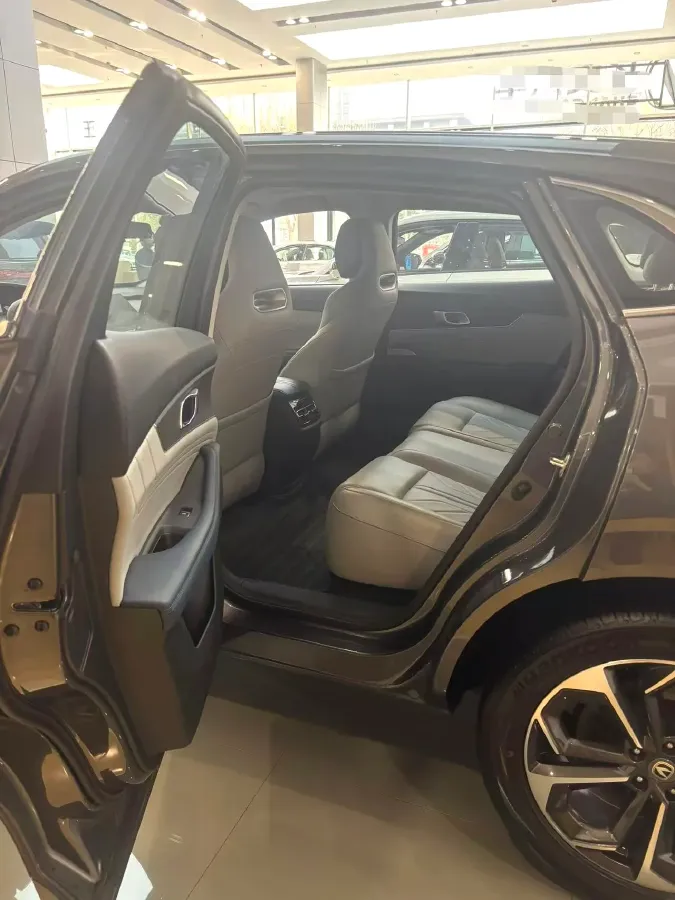 2023 ChangAn UNI-K iDD 1.5T 170HP L4 6TCT PHEV 28.39KWH,autocango,china used car exporter,china ev exporter,chinese used car exporter,chinese used ev exporter