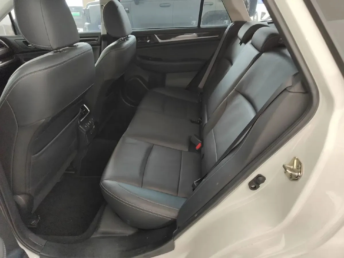 2020 Subaru Outback 2.5L 175HP H4 CVT,autocango,china used car exporter,china ev exporter,chinese used car exporter,chinese used ev exporter