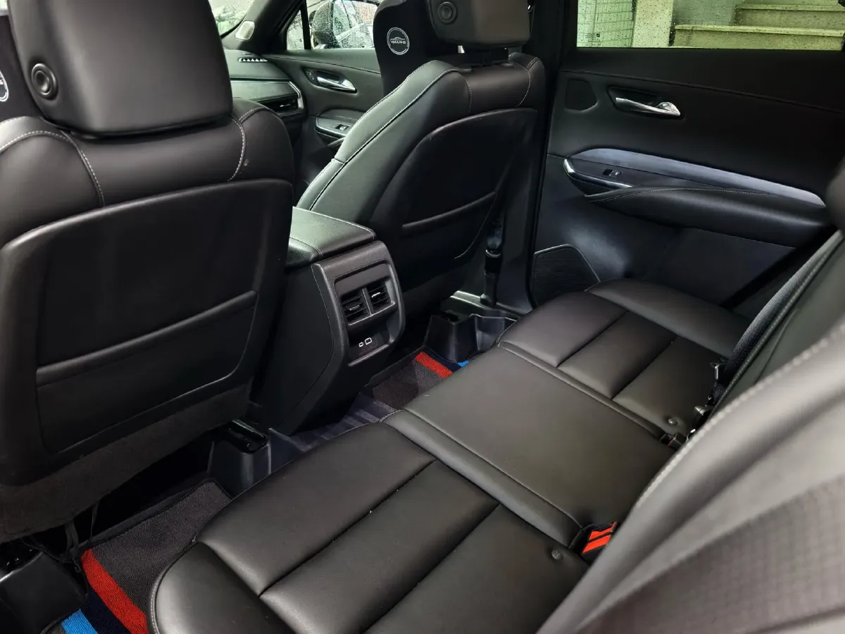 2024 Cadillac XT4 2.0T 237HP L4 9AT,autocango,china used car exporter,china ev exporter,chinese used car exporter,chinese used ev exporter