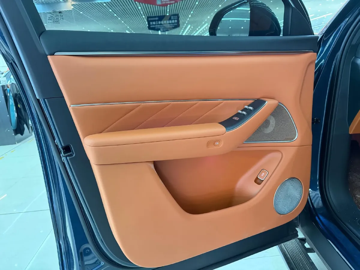 2025 AITO AITO M8 BEV,autocango,china used car exporter,china ev exporter,chinese used car exporter,chinese used ev exporter