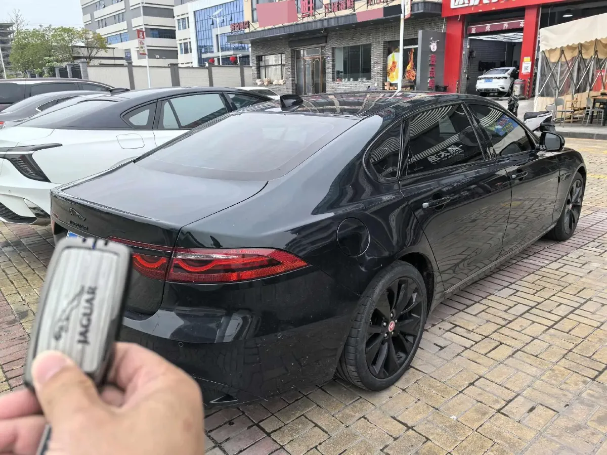 2023 Jaguar XFL 2.0T 250HP L4 8AT,autocango,china used car exporter,china ev exporter,chinese used car exporter,chinese used ev exporter