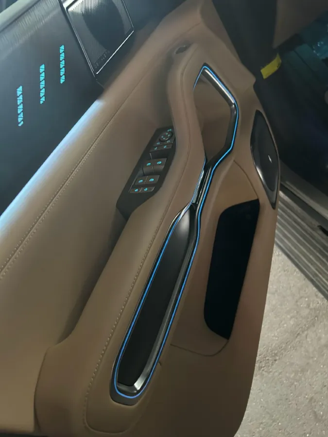 2025 FangChengBao Bao 8 2.0T 245HP L4 E-CVT PHEV 36.8KWH,autocango,china used car exporter,china ev exporter,chinese used car exporter,chinese used ev exporter