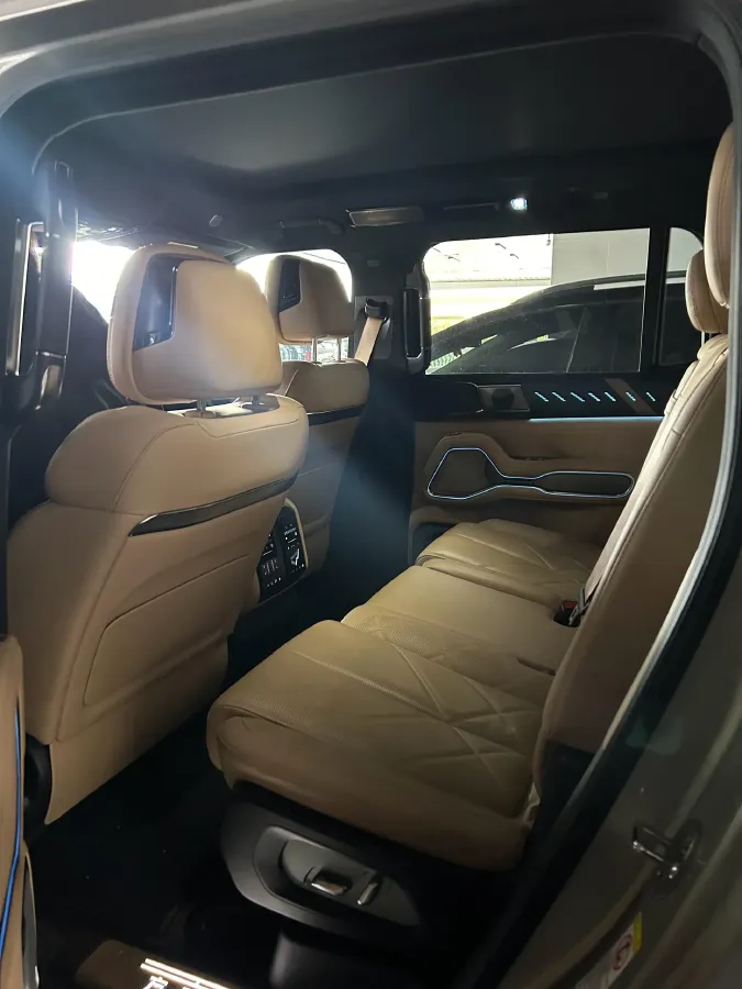 2025 FangChengBao Bao 8 2.0T 245HP L4 E-CVT PHEV 36.8KWH,autocango,china used car exporter,china ev exporter,chinese used car exporter,chinese used ev exporter