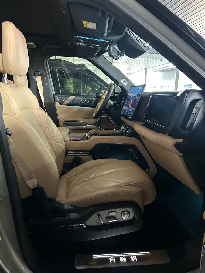 2025 FangChengBao Bao 8 2.0T 245HP L4 E-CVT PHEV 36.8KWH,autocango,china used car exporter,china ev exporter,chinese used car exporter,chinese used ev exporter