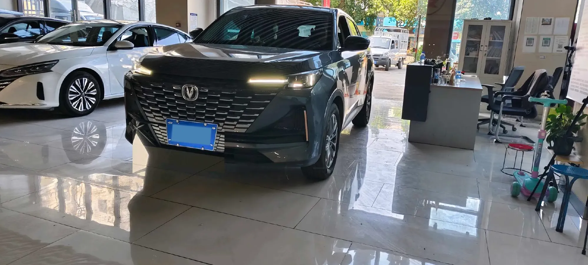 2022 ChangAn UNI-V 1.5T 188HP L4 7DCT,autocango,china used car exporter,china ev exporter,chinese used car exporter,chinese used ev exporter