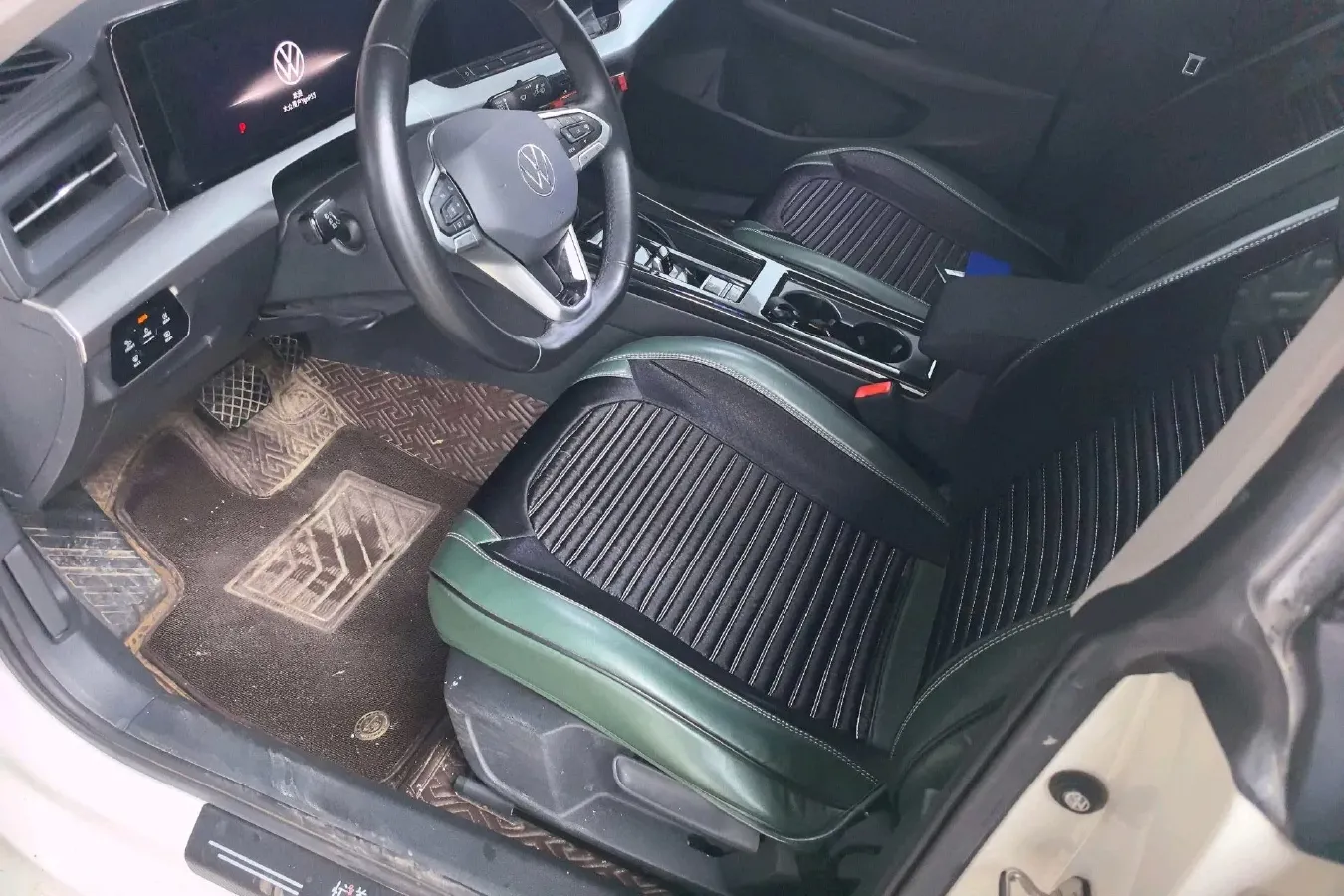 2022 Jetour DASHING i-DM 1.5T 156HP L4 3DHT PHEV 19.27KWH,autocango,china used car exporter,china ev exporter,chinese used car exporter,chinese used ev exporter