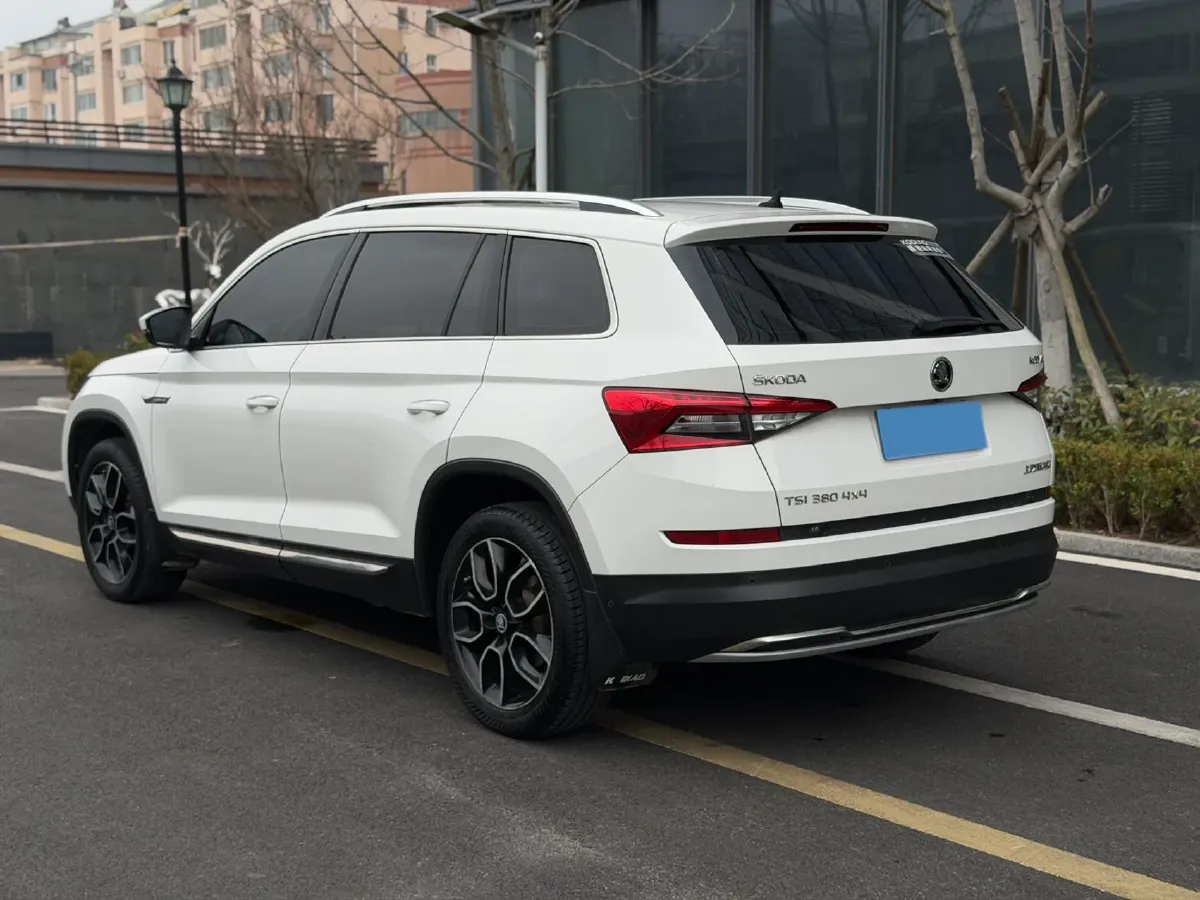 2018 Skoda Kodiak 2.0T 220HP L4 7DCT,autocango,china used car exporter,china ev exporter,chinese used car exporter,chinese used ev exporter