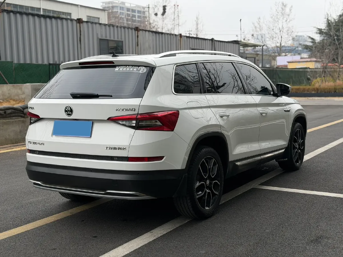 2018 Skoda Kodiak 2.0T 220HP L4 7DCT,autocango,china used car exporter,china ev exporter,chinese used car exporter,chinese used ev exporter