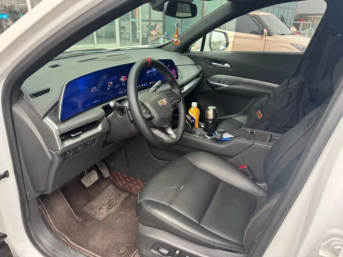 2024 Cadillac XT4 2.0T 237HP L4 9AT,autocango,china used car exporter,china ev exporter,chinese used car exporter,chinese used ev exporter