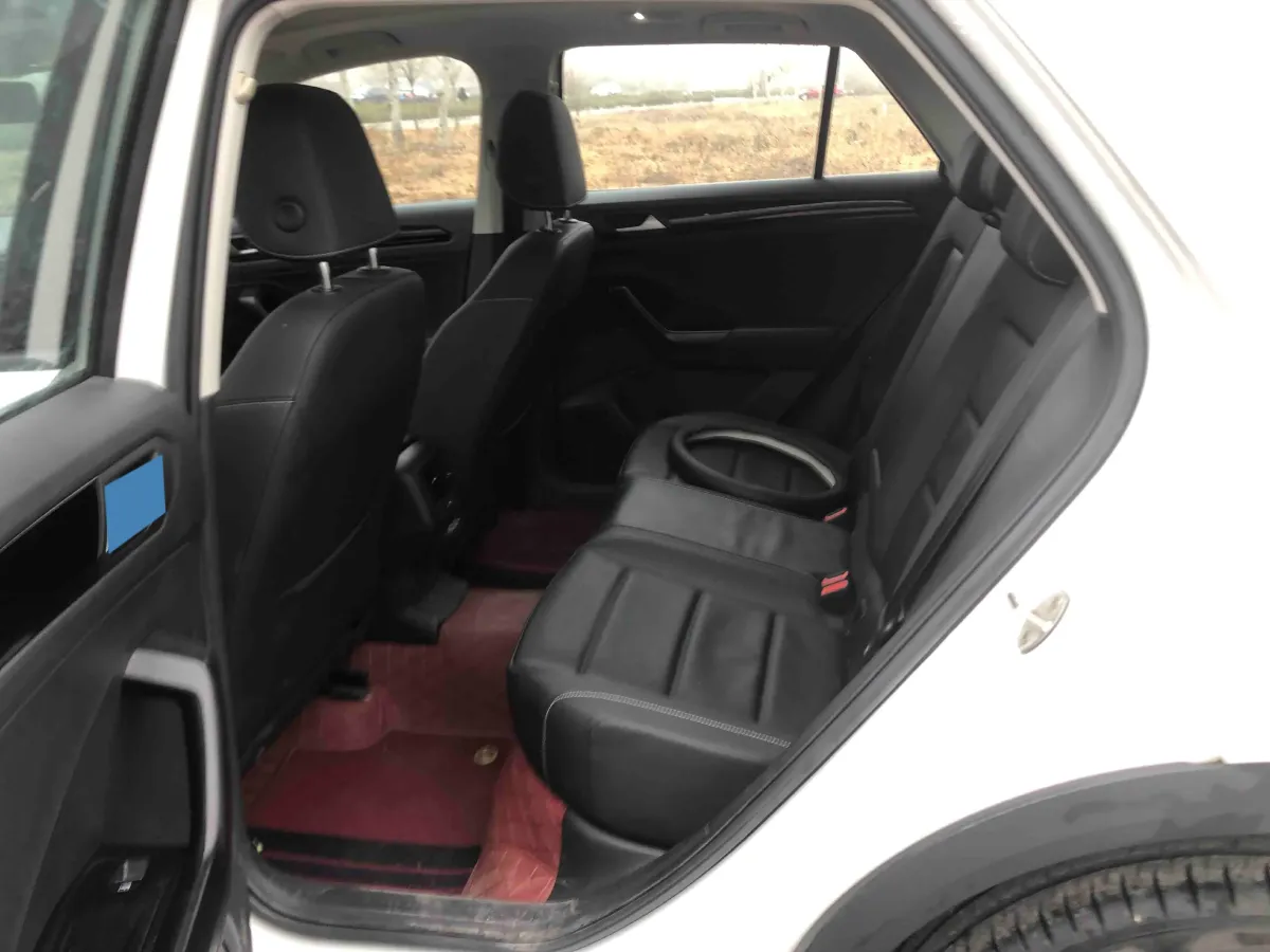 2022 Volkswagen T-Roc 1.4T 150HP L4 7DCT,autocango,china used car exporter,china ev exporter,chinese used car exporter,chinese used ev exporter