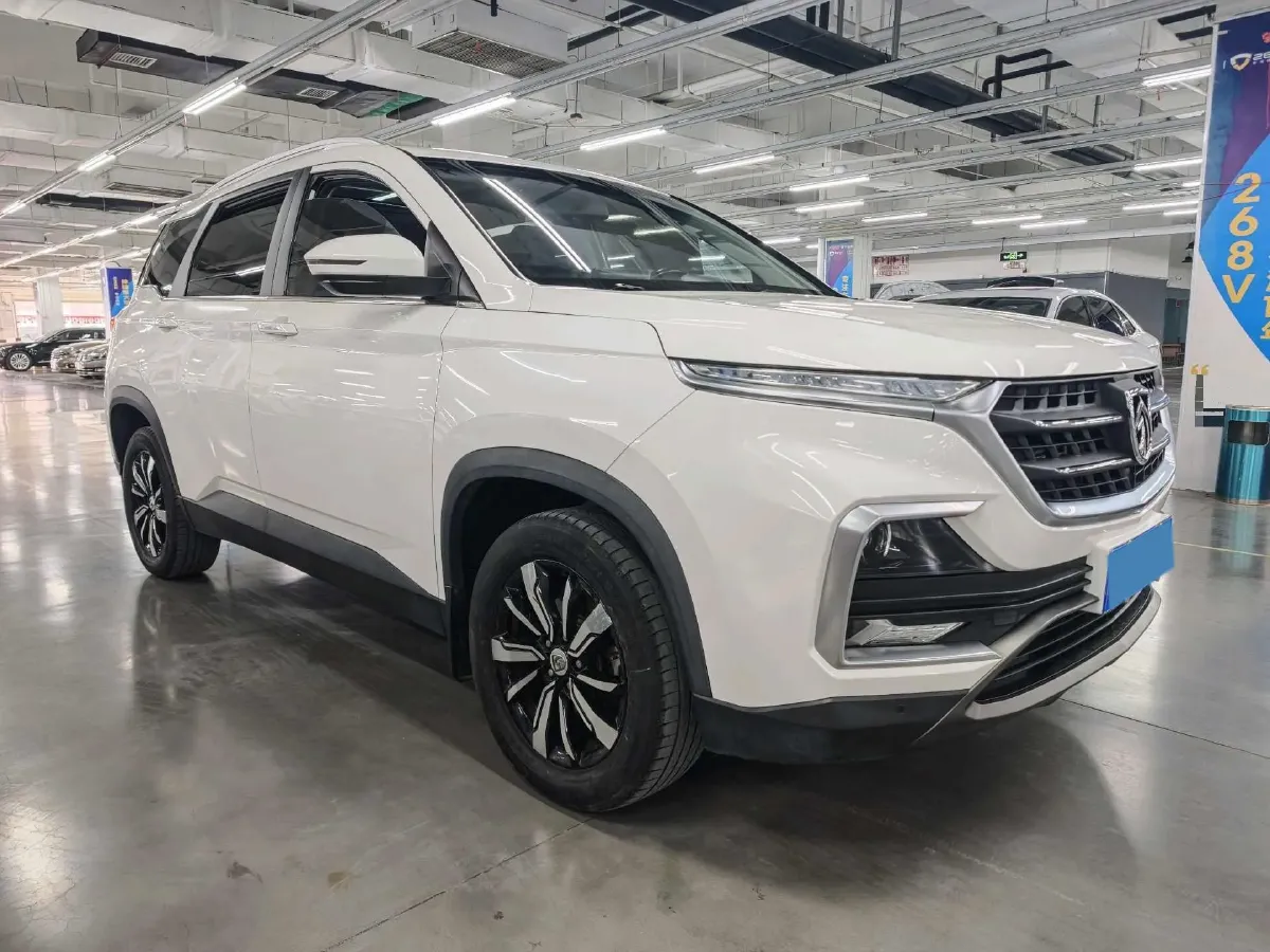 2018 BaoJun 530 1.5T 150HP L4 6MT,autocango,china used car exporter,china ev exporter,chinese used car exporter,chinese used ev exporter