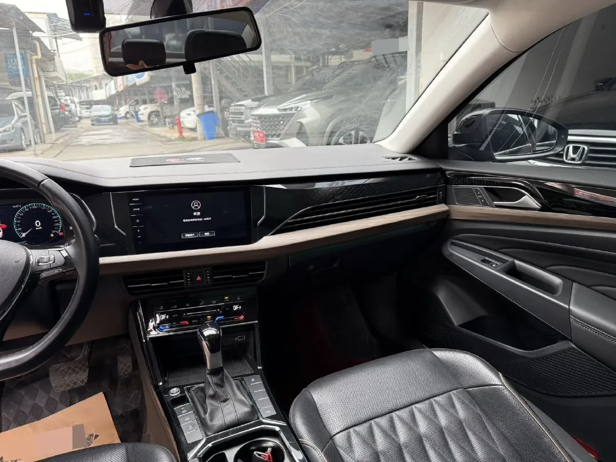 2020 Volkswagen Passat 2.0T 186HP L4 7DCT,autocango,china used car exporter,china ev exporter,chinese used car exporter,chinese used ev exporter