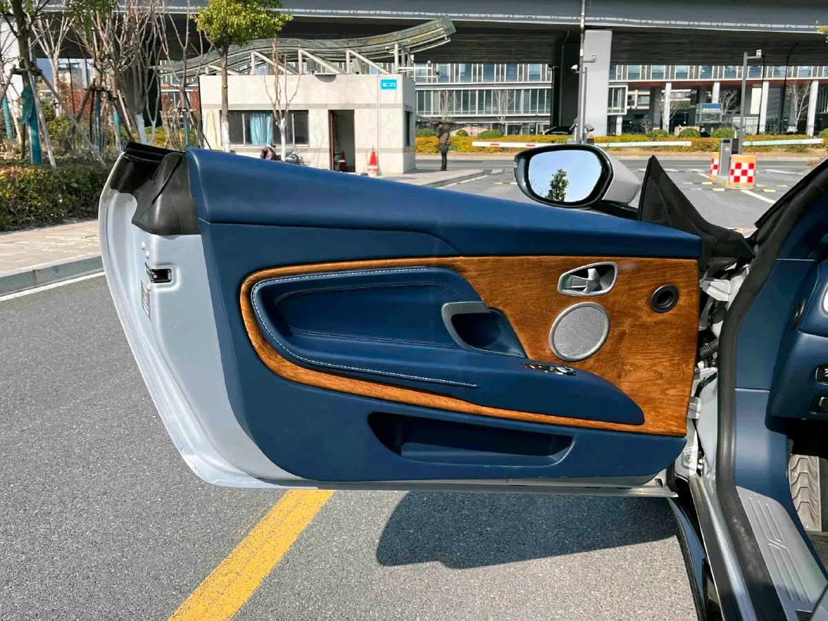 2019 Aston Martin DB11 4.0T 510HP V8 8AT,autocango,china used car exporter,china ev exporter,chinese used car exporter,chinese used ev exporter