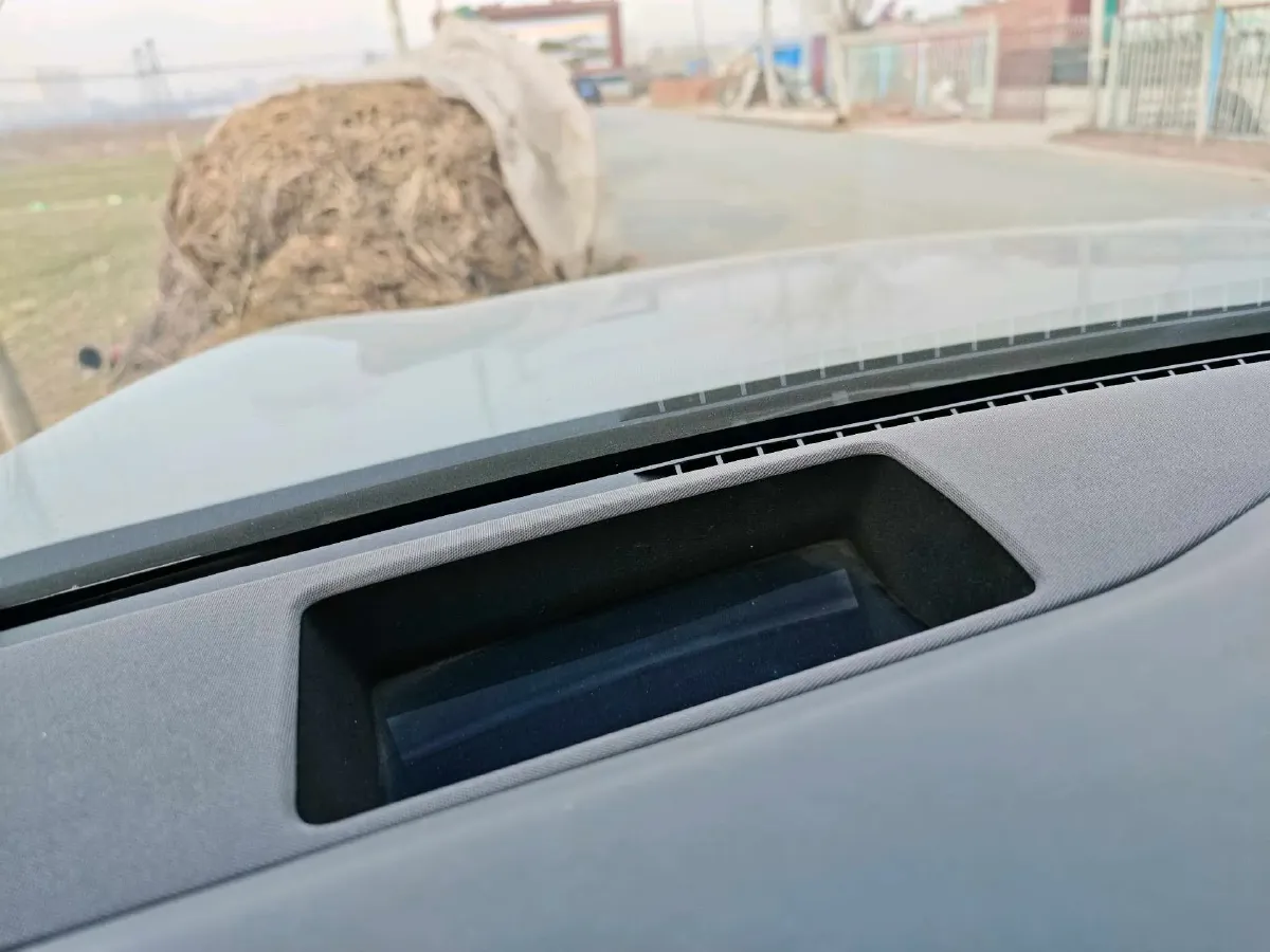 2024 Porsche Macan All-Electric BEV 100KWH,autocango,china used car exporter,china ev exporter,chinese used car exporter,chinese used ev exporter