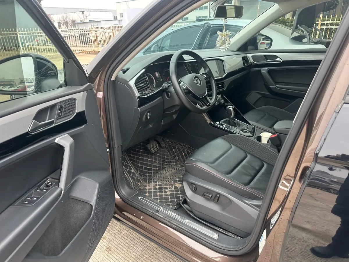 2019 Jeep Cherokee 2.0T 234HP L4 9AT,autocango,china used car exporter,china ev exporter,chinese used car exporter,chinese used ev exporter