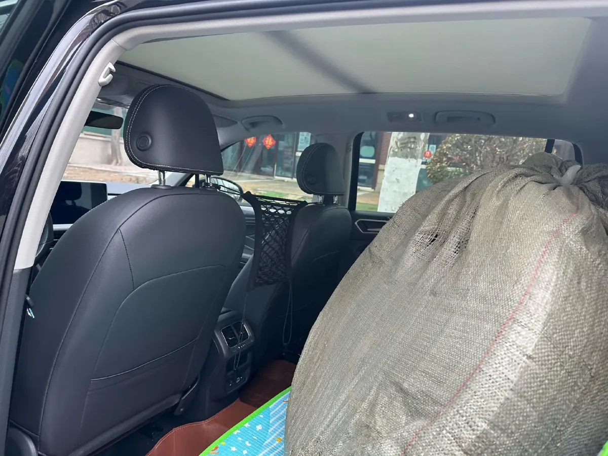 2024 Volkswagen Tiguan L 2.0T 186HP L4 7DCT,autocango,china used car exporter,china ev exporter,chinese used car exporter,chinese used ev exporter