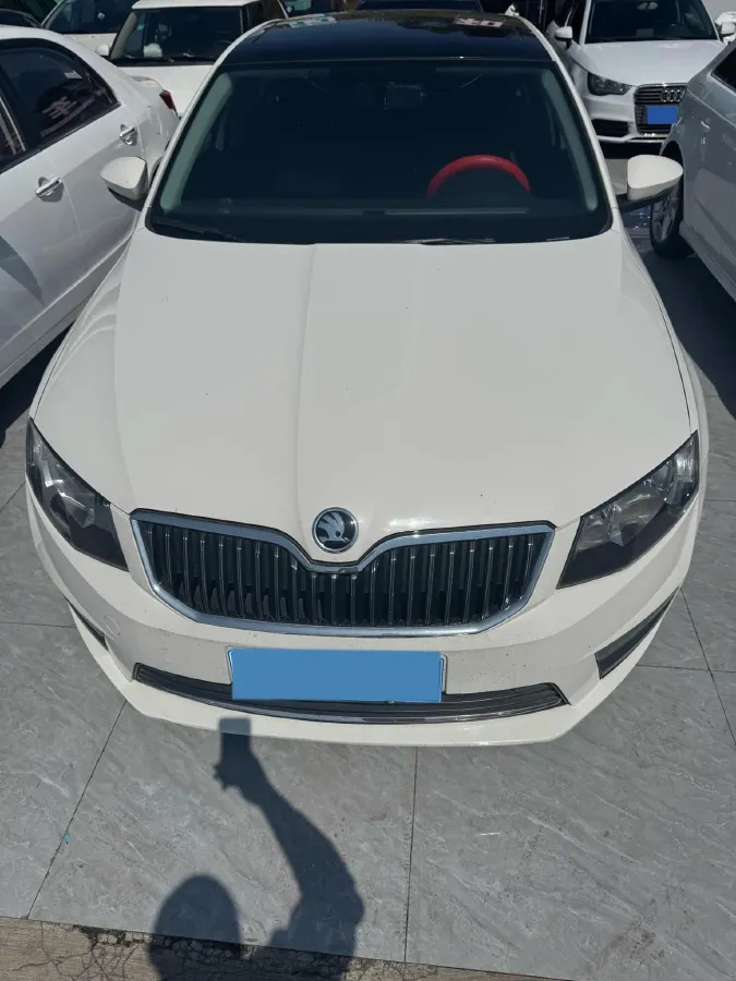 2017 Skoda Octavia 1.6L 110HP L4 5MT,autocango,china used car exporter,china ev exporter,chinese used car exporter,chinese used ev exporter